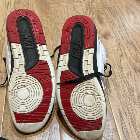 Jordan 2 Chicago Retro size 6Y. - Picture 5 of 6